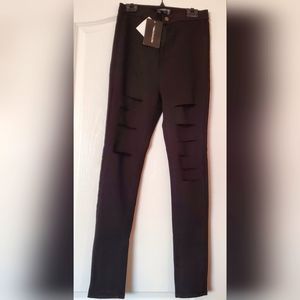 NEW Distressed Skinny Jeans - Ripped (Black)